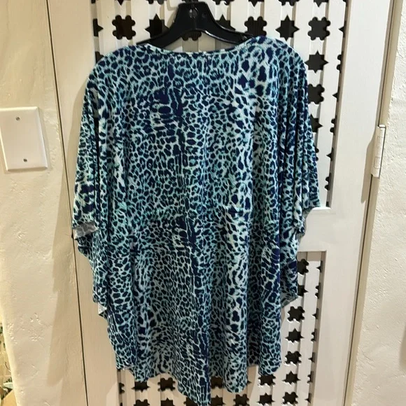 VIX pool coverup size medium - Picture 7 of 7